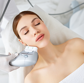 Skin Tightening Treatments at The Éterne Clinic