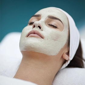 Acne treatments at The Éterne Clinic