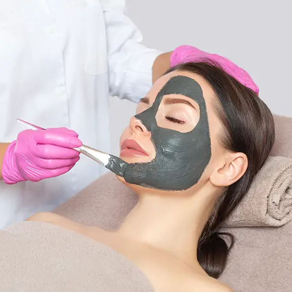 Anti-Acne Facials Treatments at The Éterne Clinic