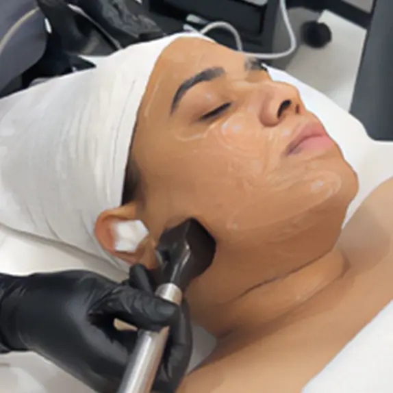 Anti-Ageing & Age Preventative Facials Treatments at The Éterne Clinic