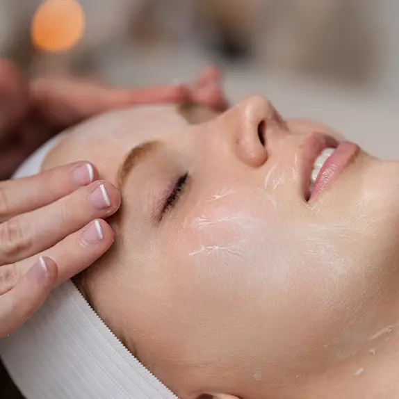 Anti-Ageing & Age Preventative Facials Treatments at The Éterne Clinic