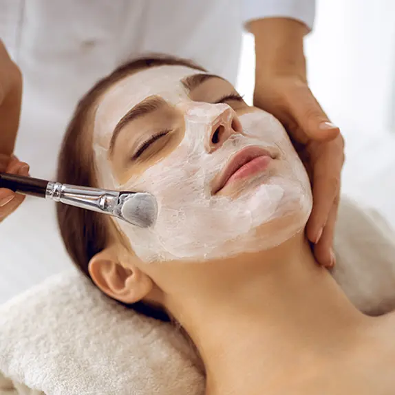 Acne Scars & Marks Treatments at The Éterne Clinic