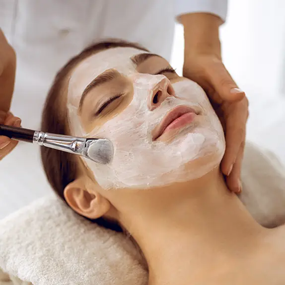 Hormonal Acne Treatments at The Éterne Clinic