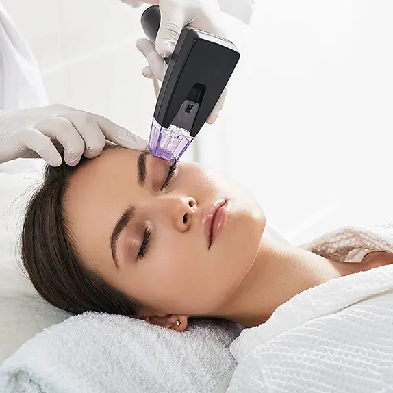 Open Pores Treatments at The Éterne Clinic